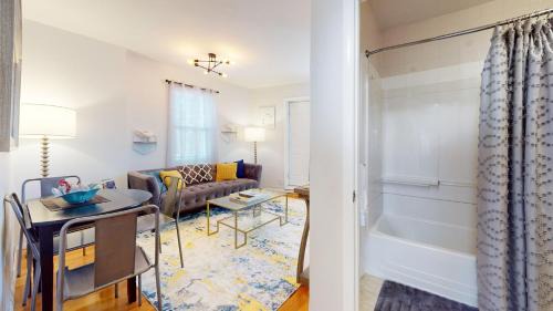Harrison Lenox Apartment | South End,2 bed, in unit lau,cen air, Northeastern