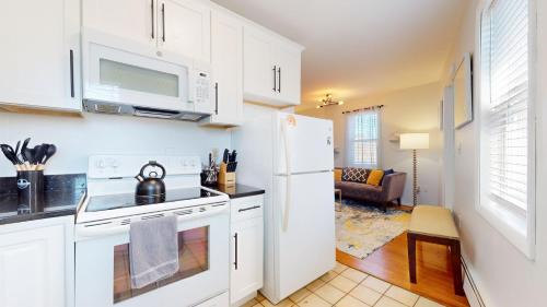 Harrison Lenox Apartment | South End,2 bed, in unit lau,cen air, Northeastern