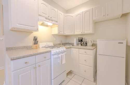 Prudential - St. Botolph Apartment | South End Studio Close to Hospitals!