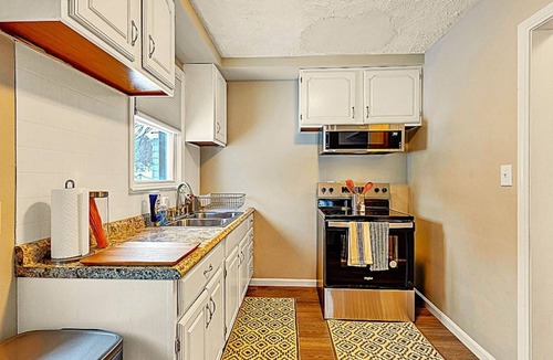 South Euclid House | South Euclid 3BR Cozy Home — Near Clinic