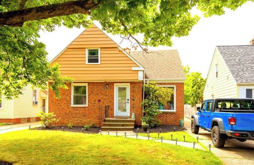 South Euclid House | South Euclid 4BR Summer Paradise — Game room & BBQ