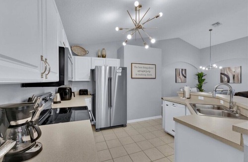 Highgate Park House | South Facing 4 BR Pool Home Near Disney