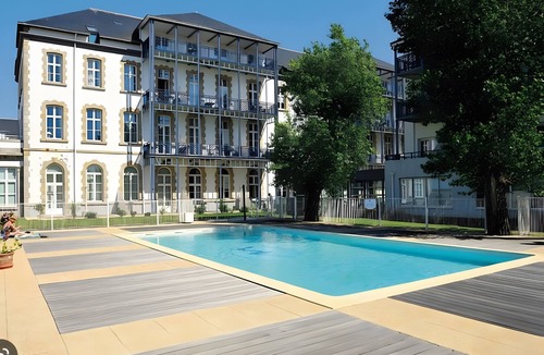 Le Croisic Apartment | South-Facing Beachfront Apartment with Pool, Terrace, and Direct Sea Access