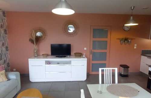 Fecamp Apartment | South-facing, cocooning gîte 40 m from the sea, rated 3*.