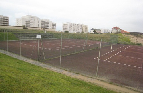 Hardelot-Plage Apartment | South-facing studio-cabin 29M2 on lawn, 100 m from beach, 2 private tennis courts