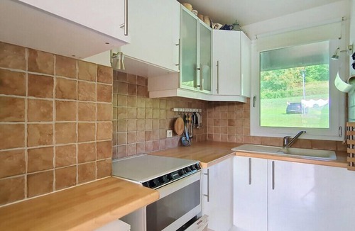 Clair Valon Apartment | South-facing golf view apartment with balcony