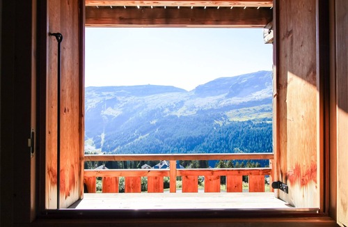 Flaine Apartment | South-facing panoramic mountain view - T2 ski in, Pool & Spa