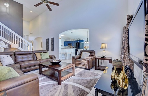 Lake Berkley House | South facing pool,spa, communal pool, interior games room, Wifi, monitored alarm