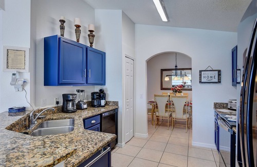 Lake Berkley House | South facing pool,spa, communal pool, interior games room, Wifi, monitored alarm