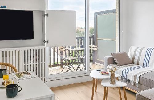 Cabourg Apartment | South-facing terrace, direct beach access