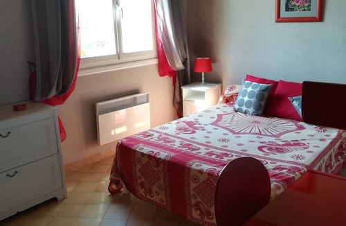 Chateauneuf-les-Martigues Cabin | South villa with pool