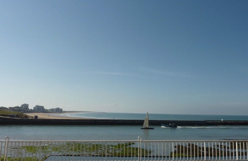Saint-Gilles-Croix-de-Vie Apartment | South-facing apartment with view over the sea, beach, dune, harbour and channel