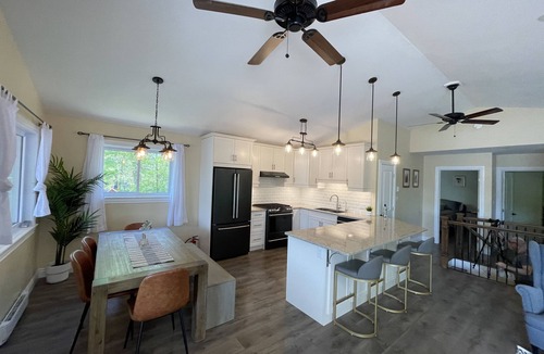 Frontenac Cottage | South Frontenac Battersea Dog Lake