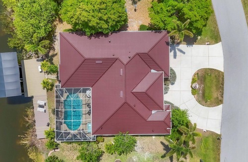 South Gulf Cove House | South Gulf Cove Private Vacation Home with Pool and Hot Tub - Only 15 Minutes to SWFL Beaches!