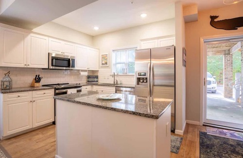 Southport Condo | South Harbor Serenity: Early Bird Special!