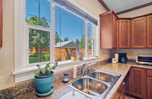 South Perry District House | South Hill Charmer| Perry District| BBQ |Firepit