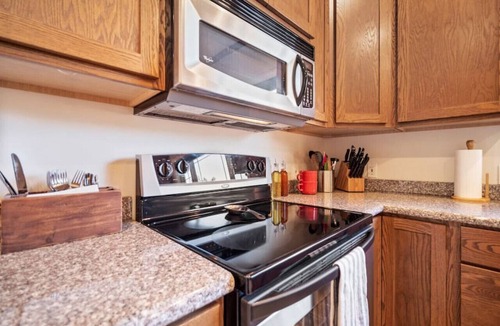 South Perry District House | South Hill Charmer| Perry District| BBQ |Firepit