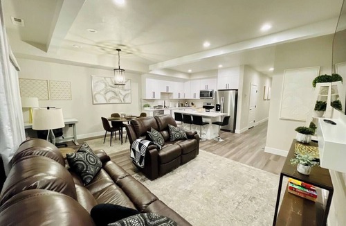 Lincoln Heights House | South Hill Luxury Getaway