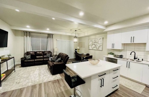 Lincoln Heights House | South Hill Luxury Getaway