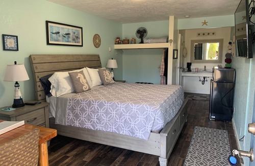 Hammond Hotel | South Jetty Inn