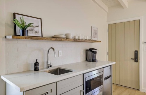 Lakeside Park Apartment | South Lake Chalet #2