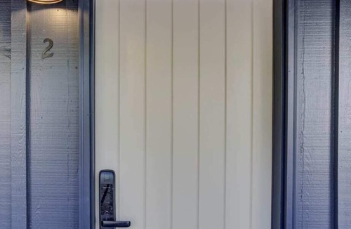 Lakeside Park Apartment | South Lake Chalet #2