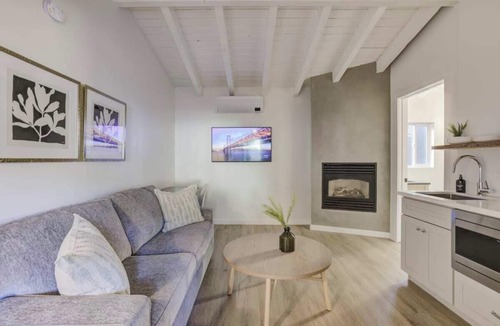 Lakeside Park Apartment | South Lake Chalet #5