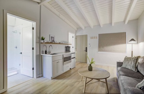 Lakeside Park Apartment | South Lake Chalet #5