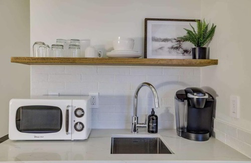 Lakeside Park Apartment | South Lake Chalet #6
