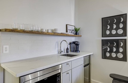 Lakeside Park Apartment | South Lake Chalet #7