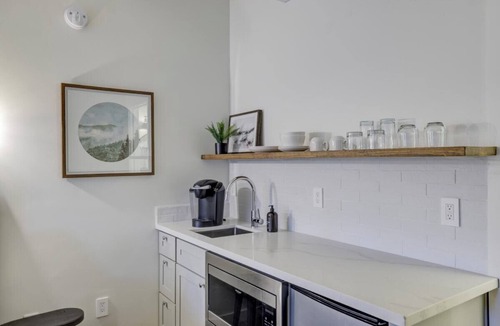 Lakeside Park Apartment | South Lake Chalet #8