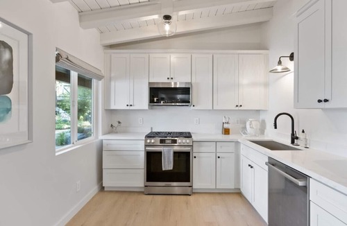 Lakeside Park Apartment | South Lake Chalet #1