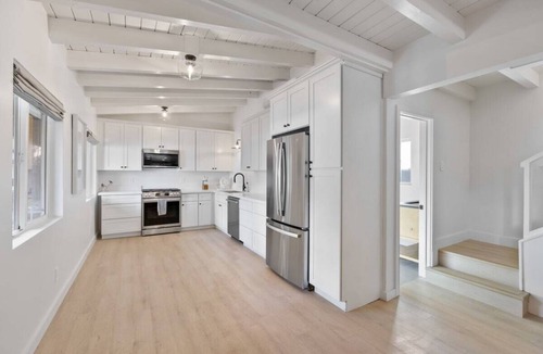 Lakeside Park Apartment | South Lake Chalet #1