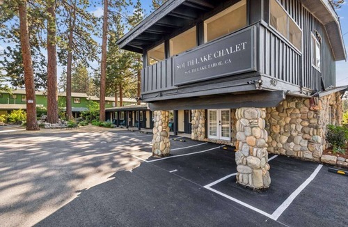 Lakeside Park Apartment | South Lake Chalet #10