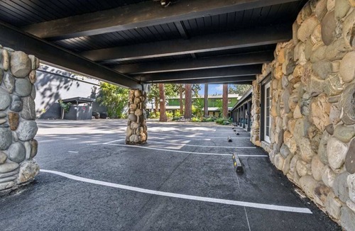 Lakeside Park Apartment | South Lake Chalet #10