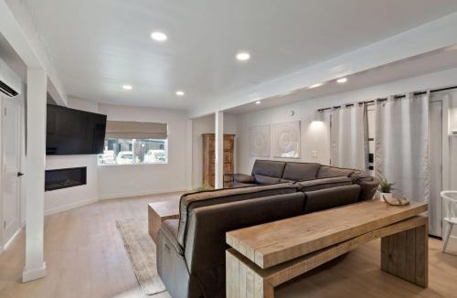 Lakeside Park Apartment | South Lake Chalet by Heavenly
