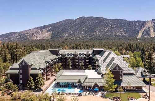 South Lake Tahoe Villa | South Lake Tahoe | Pool & Ski Access | Alpine Escape Stay