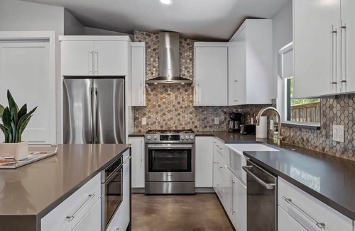 South Lamar House | South Lamar Wellness Haven/Sauna/Hot Tub/BBQ