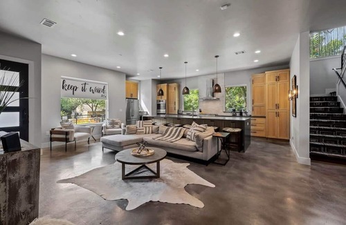 South Lamar House | South Lamar Wellness Haven/Sauna/Hot Tub/BBQ