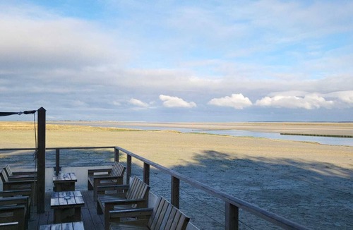 Saint-Valery-sur-Somme Bed & Breakfast | “South Loft Room” – Sunny Comfort Under the Beams