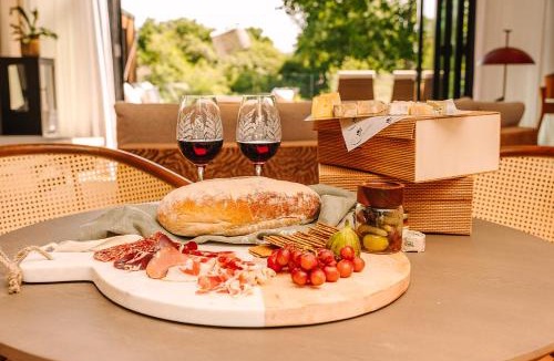 Staplefield Hotel | South Lodge