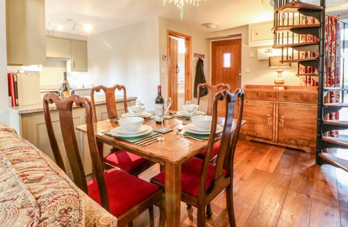 Pulham Cottage | SOUTH LODGE, with open fire in Hazelbury Bryan