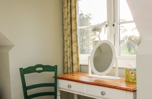 Pulham Cottage | SOUTH LODGE, with open fire in Hazelbury Bryan