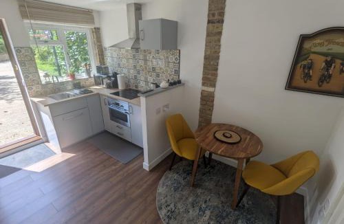 Warlingham House | South Lodge