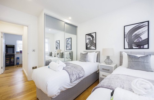 Blendon and Penhill House | South London Luxury Home