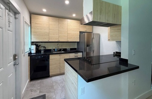 South Miami House | South Miami Home, a block away from UM