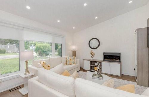 West Oakville House | South Oakville Bliss Haven Monthly Stays only