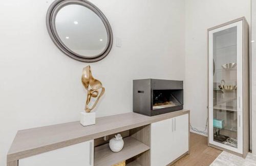 West Oakville House | South Oakville Bliss Haven Monthly Stays only