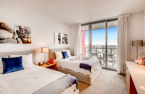 Hallandale Beach Hotel | South Ocean Suites