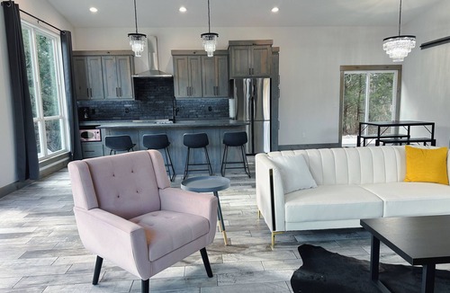 Purcell Villa | South of Norman, Cougar Cabin with Air Hockey, Fireplace